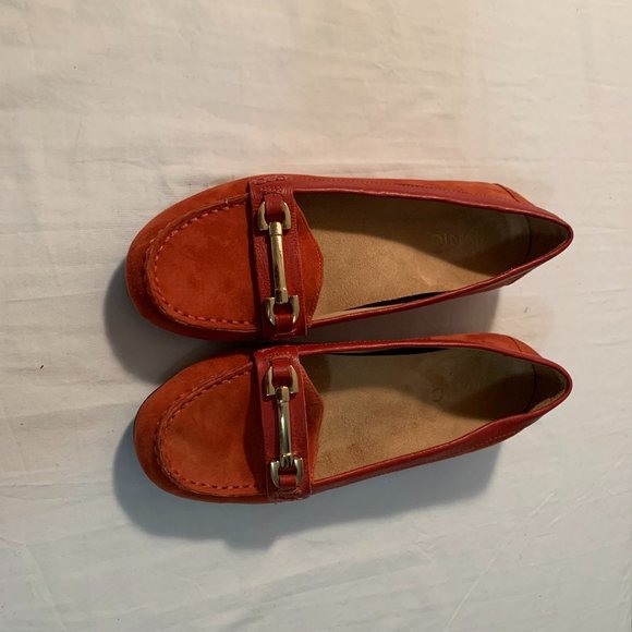 Vionic Chill Kenya Suede Loafer Brick Red Size 7 - Picture 2 of 6